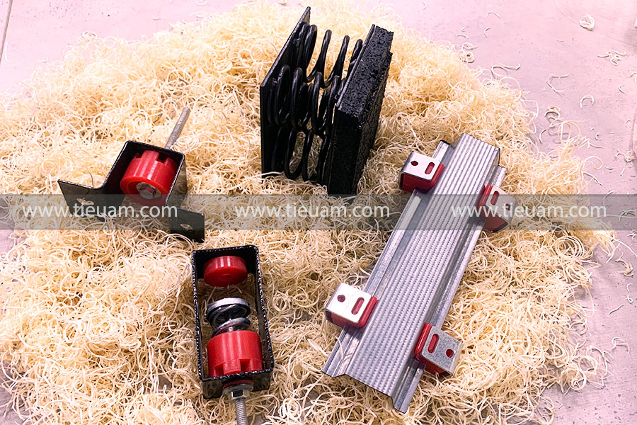 Lò xo giảm chấn cách âm vách tường 3